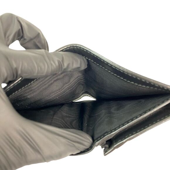 Gucci GG Logo Leather Wallet - Picture 10 of 10